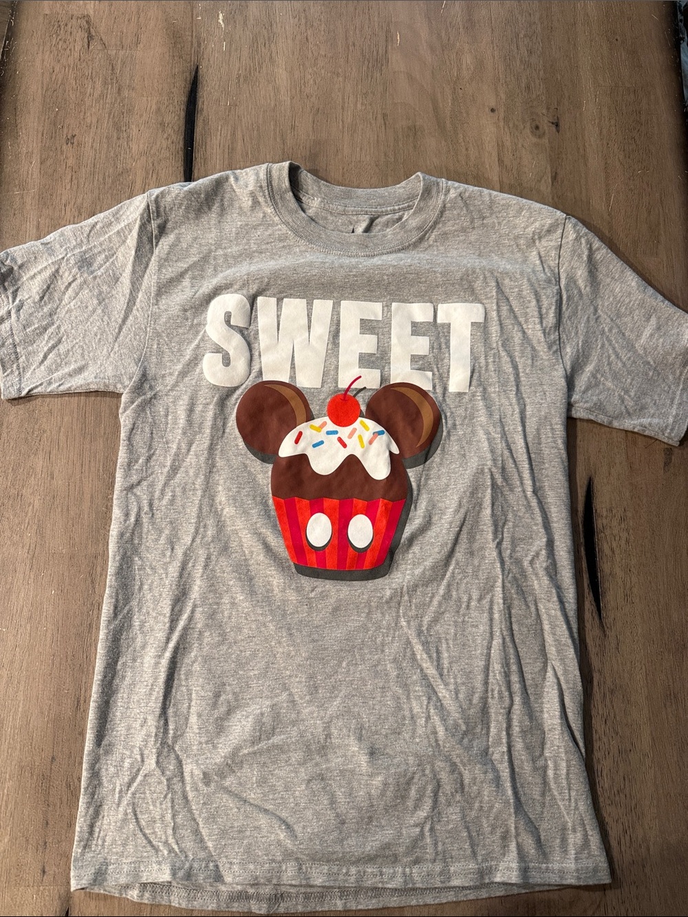 Disney women’s Mickey cupcake T-shirt